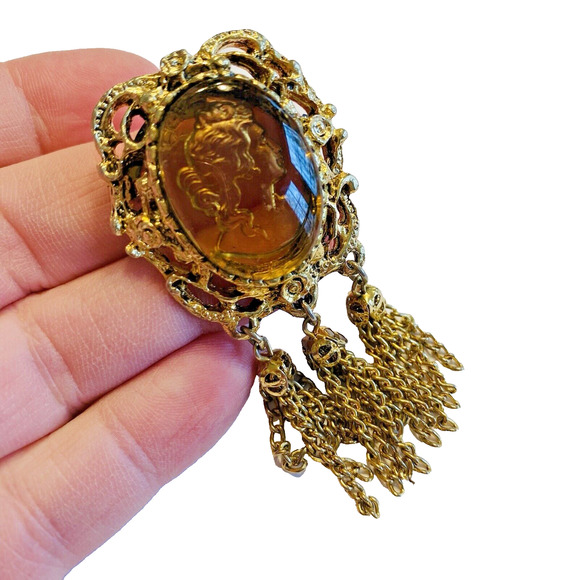Vintage Etched Reverse Carved Glass Cameo Brooch Pin Gold Tone Chain Tassels - Picture 7 of 7